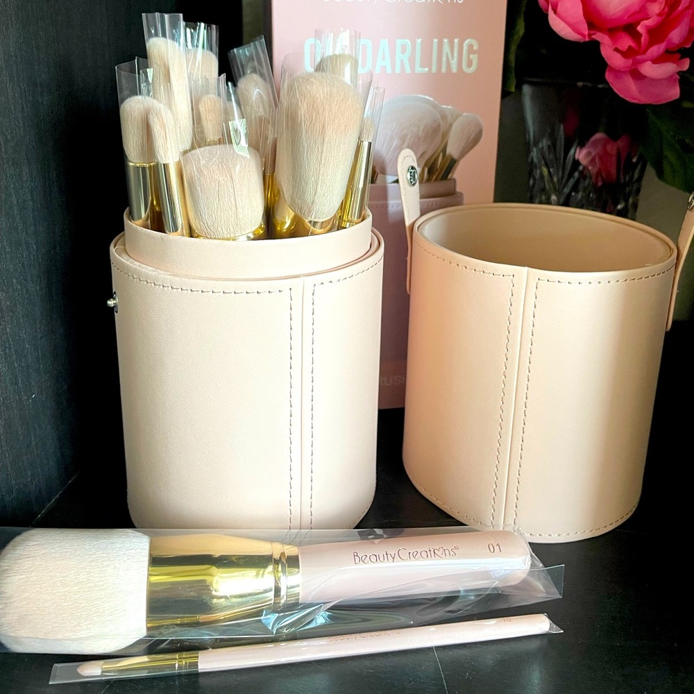 OH DARLING Pale Pink & Gold Makeup Brush Set 24pc w Matching Carrying Case